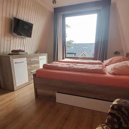 Ruhige, Gruene Oase In Scharbeutz, 200m Vom Entfernt アパート